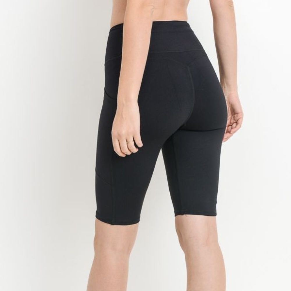High Waist Short Leggings Featuring Side Pockets - Picture 6 of 8